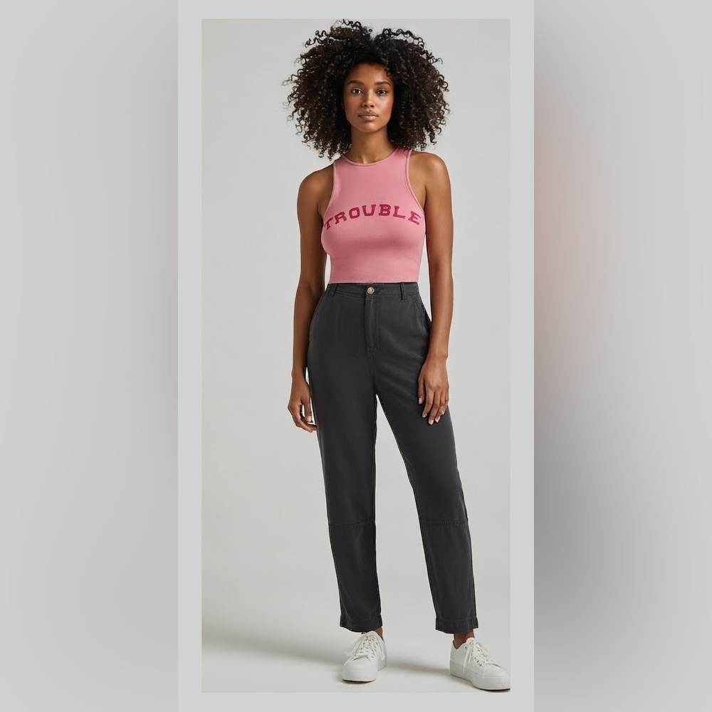 ❄️ 5/$25 Garage Pink Ribbed “Trouble” Cropped Tank Top Size XS